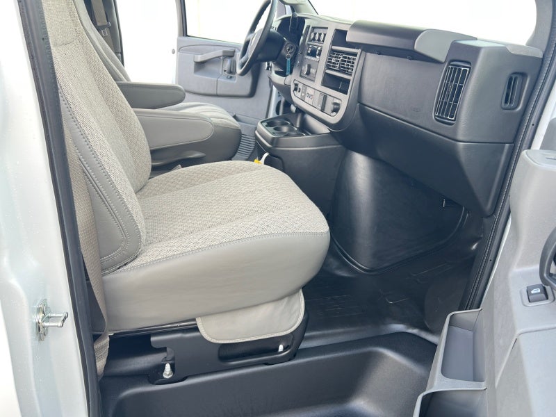 2025 Chevrolet Express Cargo 3500 WT