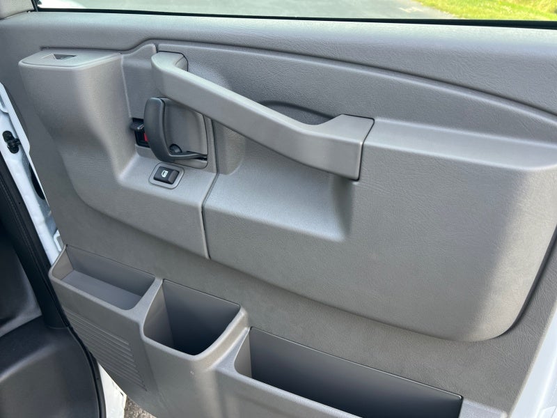 2025 Chevrolet Express Cargo 3500 WT