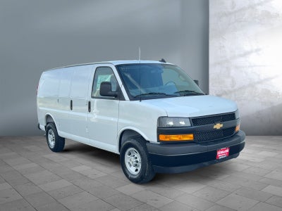 2025 Chevrolet Express Cargo 3500 WT