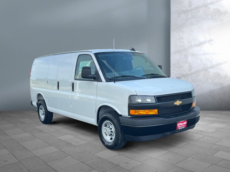 2025 Chevrolet Express Cargo 3500 WT