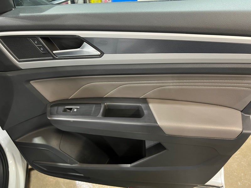 2021 Volkswagen Atlas Cross Sport 3.6L V6 SE w/Technology R-Line