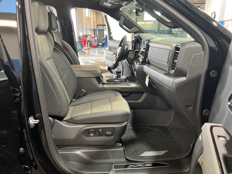 2026 Chevrolet Silverado 1500 ZR2 - Photo 15