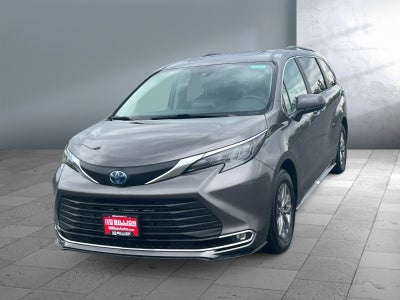 2024 Toyota Sienna XLE