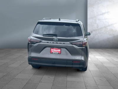 2024 Toyota Sienna XLE