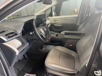 2024 Toyota Sienna XLE