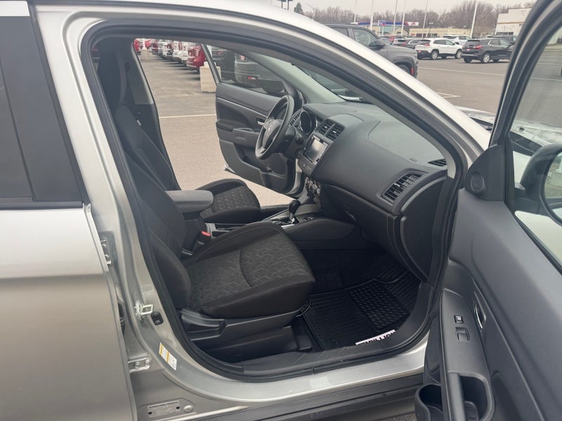 2025 Mitsubishi Outlander Sport S