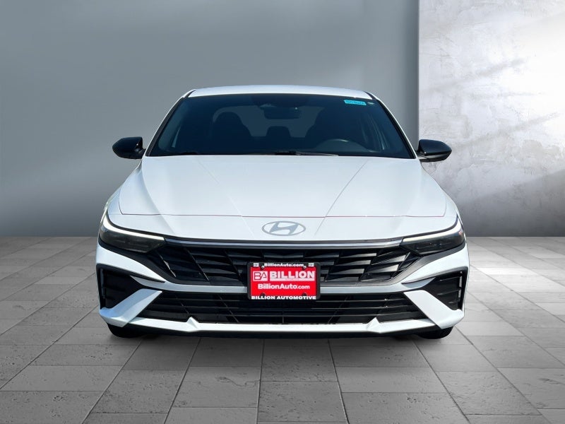 Used 2025 Hyundai Elantra SEL with VIN KMHLM4DG5SU877672 for sale in Worthington, Minnesota