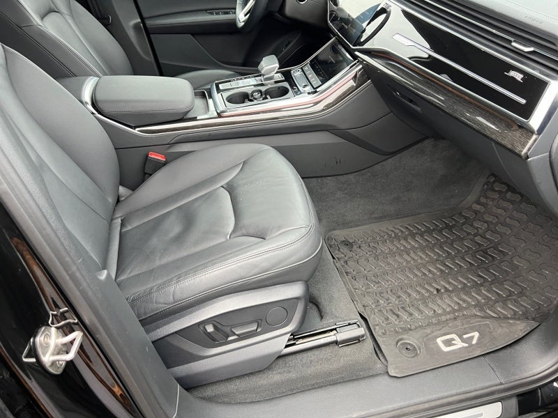 2024 Audi Q7 Premium Plus
